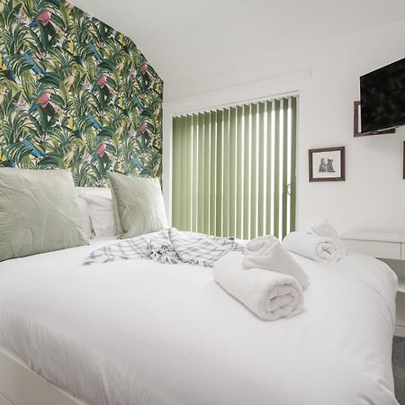 Buxton Apartment - 1 Bed, Free Parking, Wi-Fi Hazel Grove Exterior foto