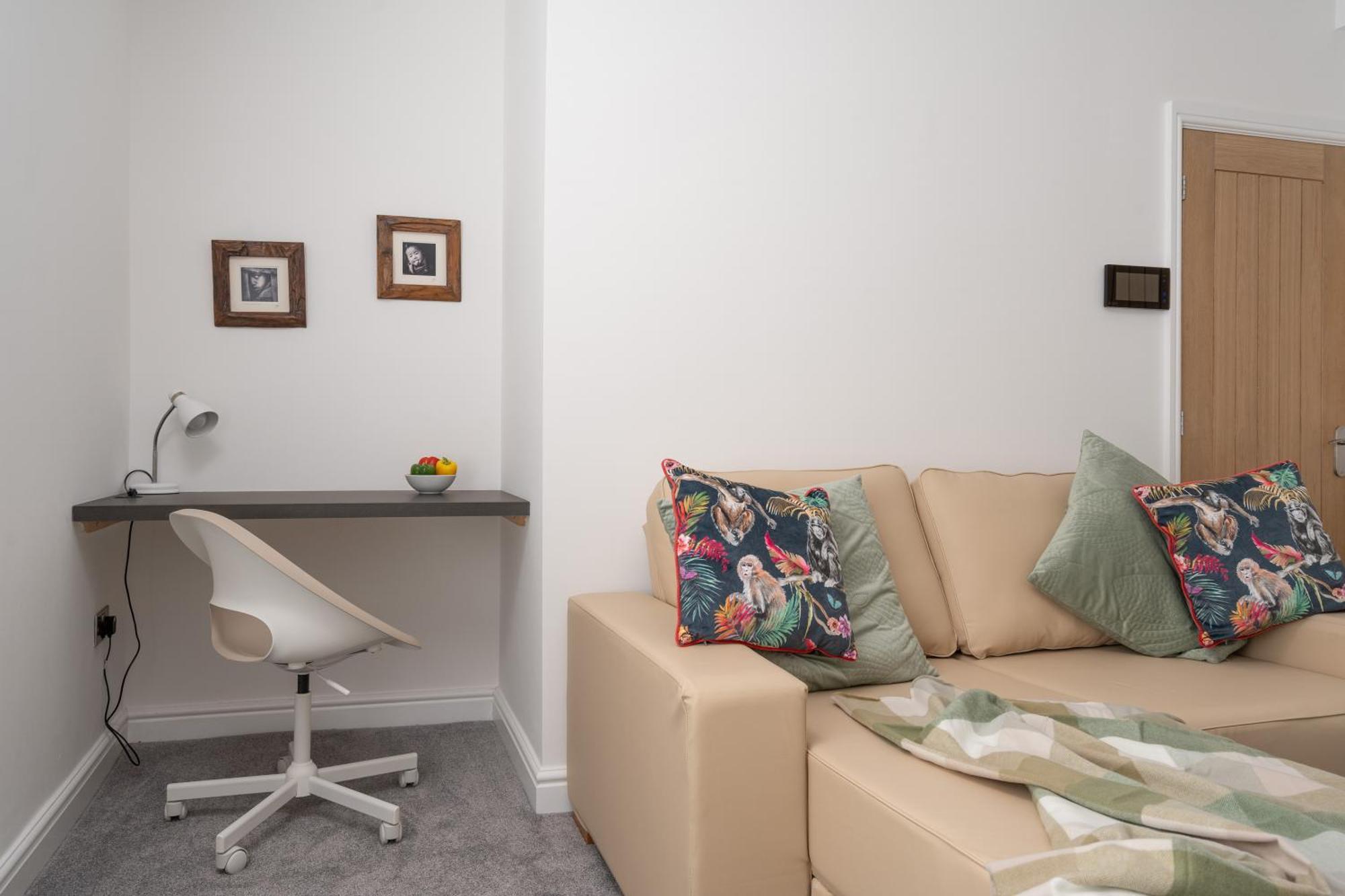 Buxton Apartment - 1 Bed, Free Parking, Wi-Fi Hazel Grove Exterior foto